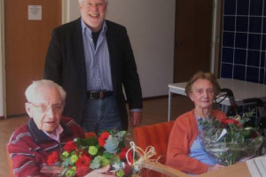 1 mei: Bloemen voor PvdA-leden van het eerste uur.
